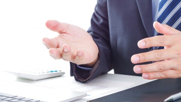 【フリーランス イラストレーター向け】税理士は必要？費用とメリット、選び方を解説