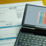 【イラストレーター向け】インボイス制度は登録すべき？判断ガイド