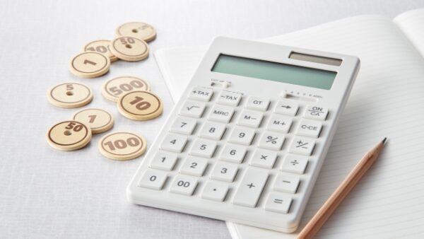 漫画家が法人化を検討したいタイミングを解説！メリットや会社設立のポイントも紹介